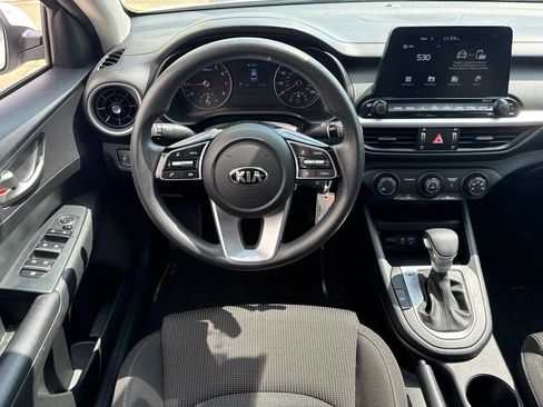 Used 2020 Kia Forte LXS FWD image 7