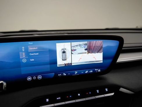 Used 2025 Buick Enclave Preferred FWD image 13