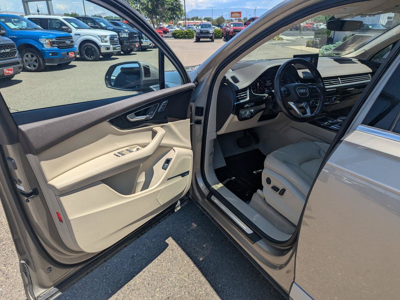 Used 2017 Audi Q7 3.0T Prestige AWD/4WD image 8