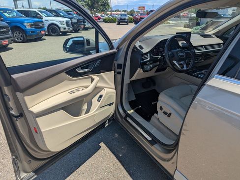 Used 2017 Audi Q7 3.0T Prestige AWD/4WD image 8