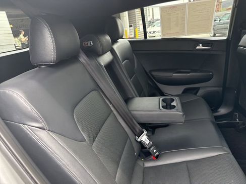 Used 2020 Kia Sportage S image 12