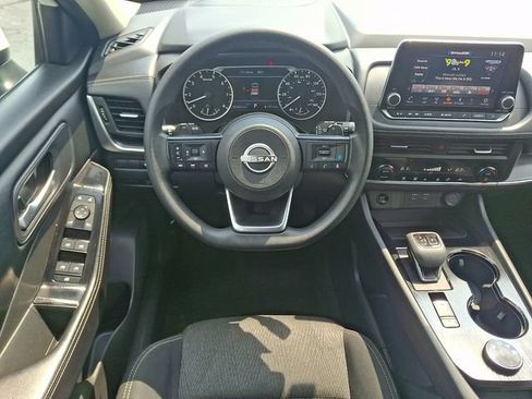 Used 2024 Nissan Rogue SV AWD/4WD image 11