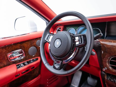 Used 2019 Rolls-Royce Phantom Sedan RWD image 51