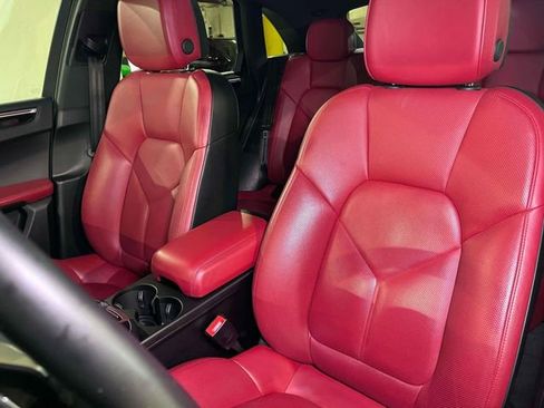 Used 2018 Porsche Macan AWD/4WD image 17