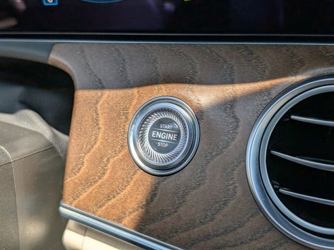 Used 2022 Mercedes-Benz E 350 Sedan image 20