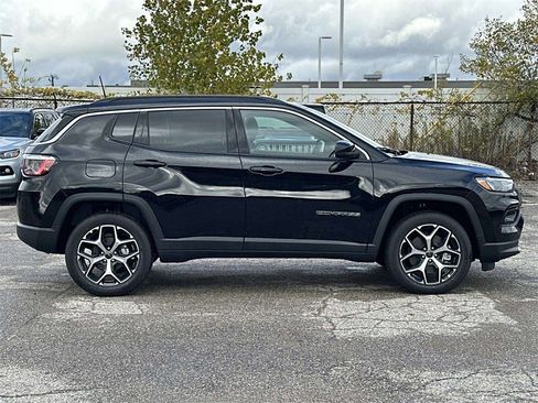 New 2026 Jeep Compass Limited image 2