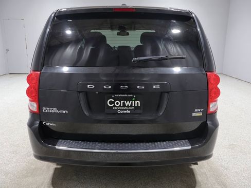 Used 2018 Dodge Grand Caravan SXT FWD image 3
