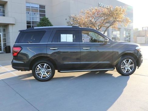 Used 2022 Ford Expedition Limited AWD/4WD image 6