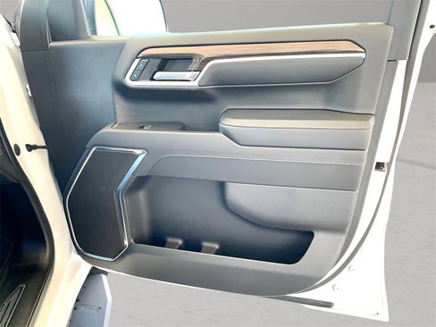 Used 2023 Chevrolet Silverado 1500 LT image 38