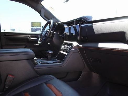 Used 2024 GMC Sierra 1500 AT4 w/ Technology Package image 24