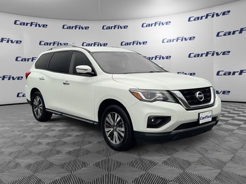 Used 2017 Nissan Pathfinder SL image 8