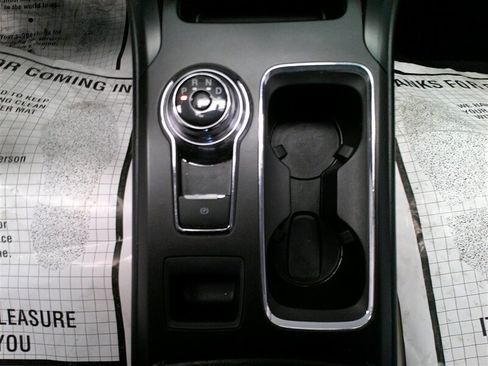 Used 2018 Ford Fusion Titanium image 25