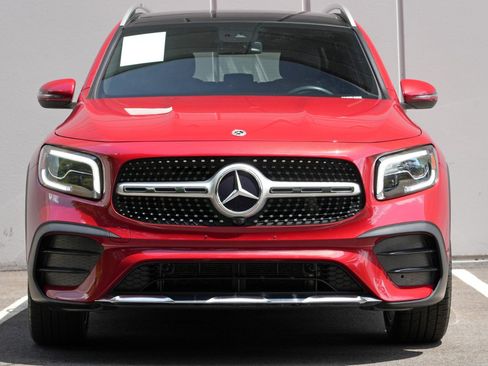 Used 2022 Mercedes-Benz GLB 250 w/ AMG Line image 6