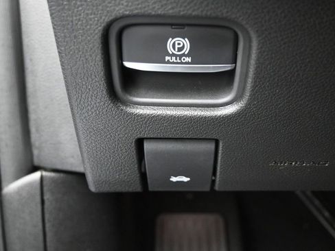 Used 2023 Jeep Grand Cherokee Altitude AWD/4WD image 34