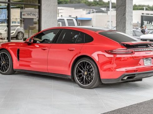 Used 2018 Porsche Panamera 4 image 8