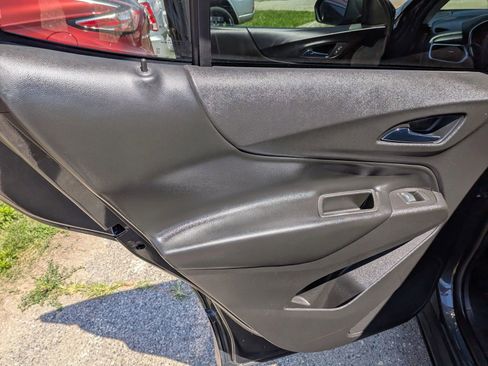 Used 2018 Chevrolet Equinox LT AWD/4WD image 28