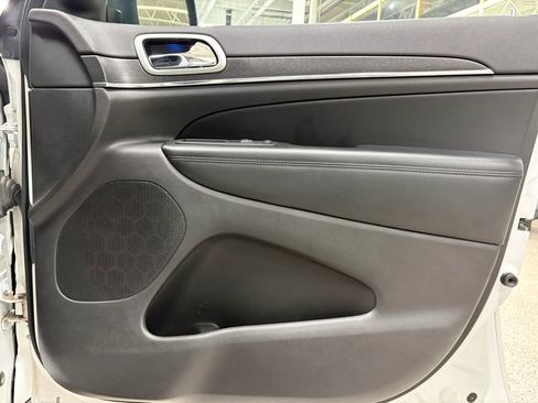 Used 2018 Jeep Grand Cherokee Limited image 30