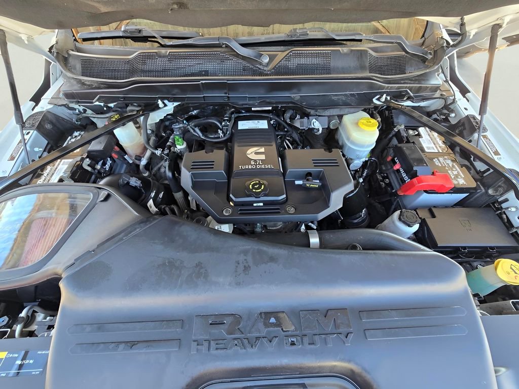 Used 2020 RAM 2500 Laramie w/ Chrome Appearance Group AWD/4WD image 24
