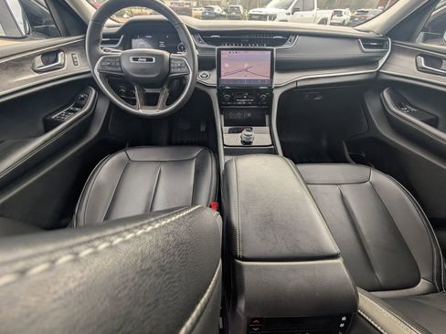 Used 2024 Jeep Grand Cherokee L Limited image 29