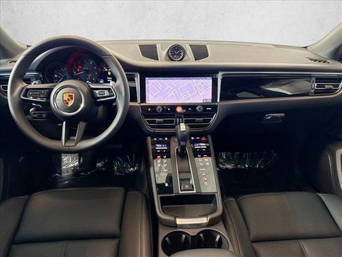 Used 2026 Porsche Macan AWD/4WD image 21