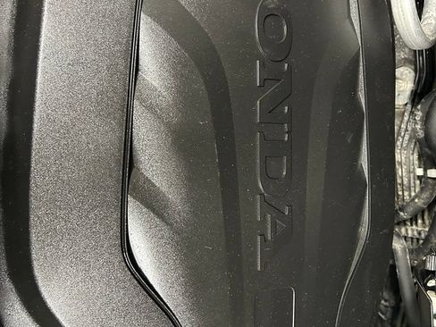 Used 2021 Honda Pilot Touring image 10