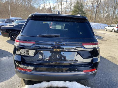 New 2026 Jeep Grand Cherokee Limited w/ Limited Altitude Package image 4