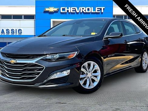 Used 2023 Chevrolet Malibu LT FWD image 2