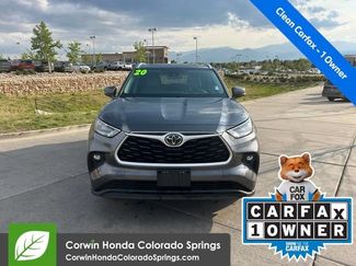 Used 2020 Toyota Highlander XLE AWD/4WD video 2