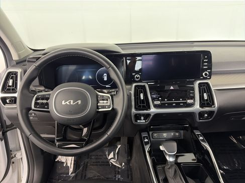 Used 2023 Kia Sorento SX AWD/4WD image 3