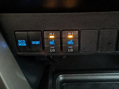 Used 2013 Toyota RAV4 Limited AWD/4WD image 6