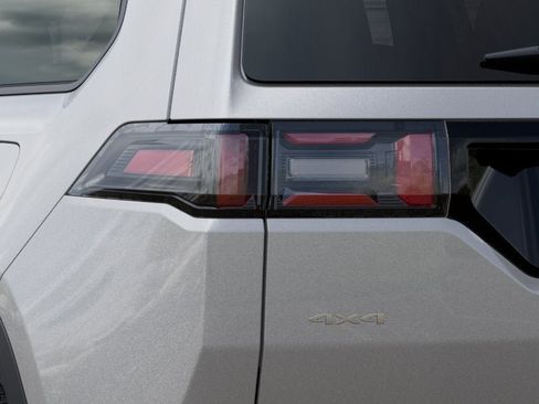 New 2026 Jeep Cherokee Overland image 5