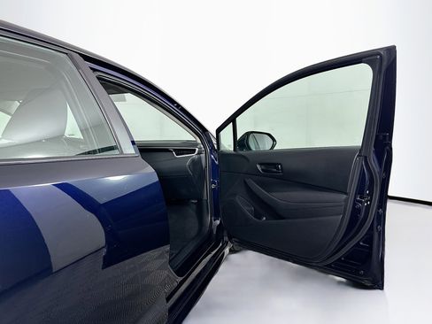 Used 2023 Toyota Corolla LE image 29