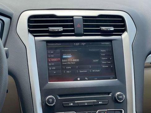 Used 2016 Ford Fusion SE FWD image 17