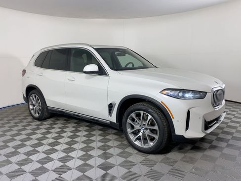 New 2026 BMW X5 sDrive40i w/ Premium Package image 6