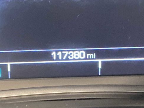 Used 2018 Chevrolet Traverse LT image 18