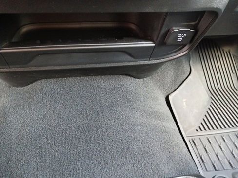 Used 2024 RAM 3500 Tradesman w/ Chrome Appearance Group image 52