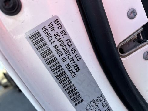 Used 2020 Dodge Journey SE w/ SE Popular Equipment Group image 12