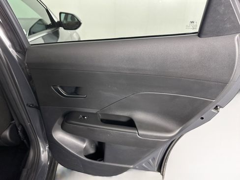 Used 2024 Hyundai Kona SEL image 28