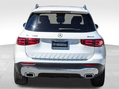 New 2026 Mercedes-Benz GLB 250 4MATIC image 7