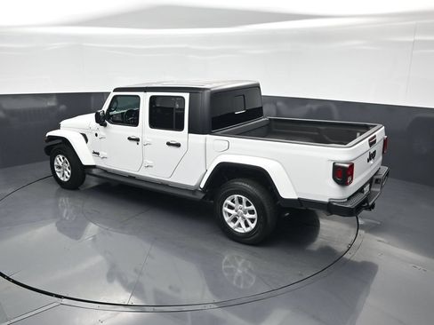 Used 2023 Jeep Gladiator Sport AWD/4WD image 36