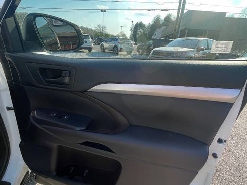 Used 2017 Toyota Highlander Plus image 15