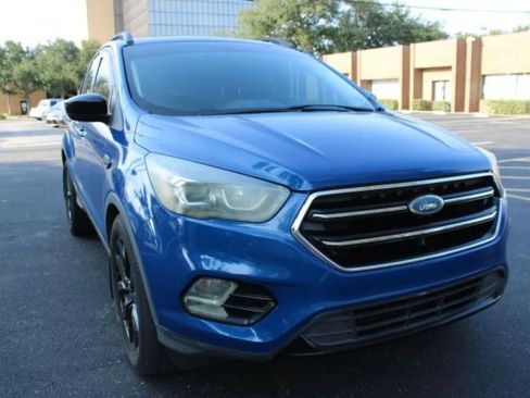 Used 2017 Ford Escape SE w/ Equipment Group 201A FWD image 21