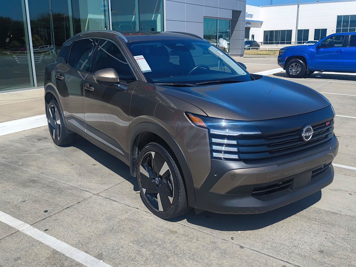 Used 2025 Nissan Kicks SR FWD image 5