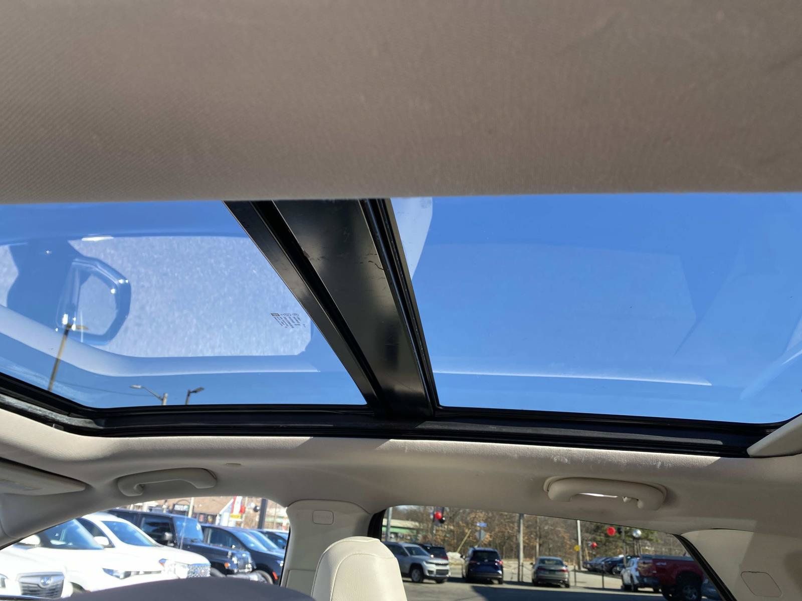 Used 2021 Cadillac XT5 Premium Luxury AWD/4WD image 9