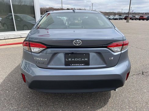 Used 2025 Toyota Corolla LE w/ LE Premium Package image 12