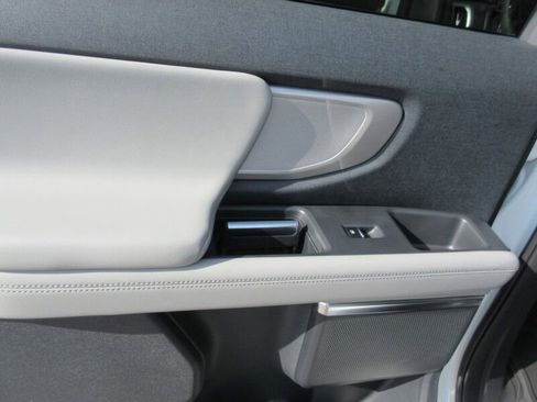 New 2026 Ford Expedition Active image 19