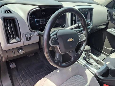 Used 2017 Chevrolet Colorado LT w/ LT Convenience Package RWD image 9