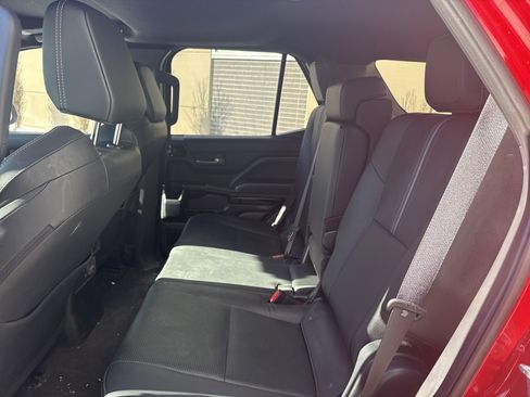 Used 2025 Toyota 4Runner Limited image 31