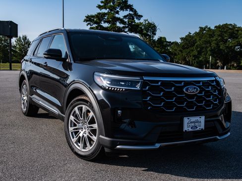 New 2026 Ford Explorer Platinum RWD image 1