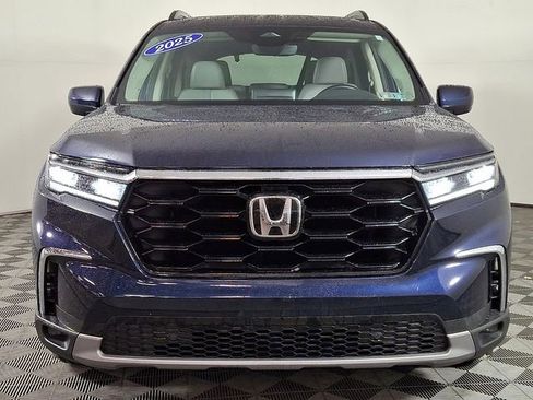 Used 2025 Honda Pilot Touring image 5